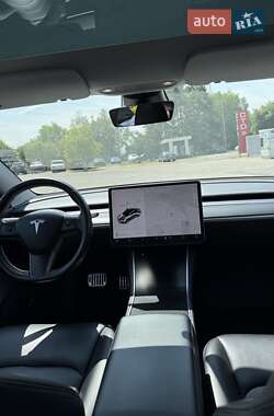 Седан Tesla Model 3 2018 в 