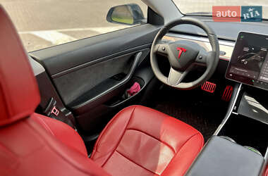 Седан Tesla Model 3 2019 в 
