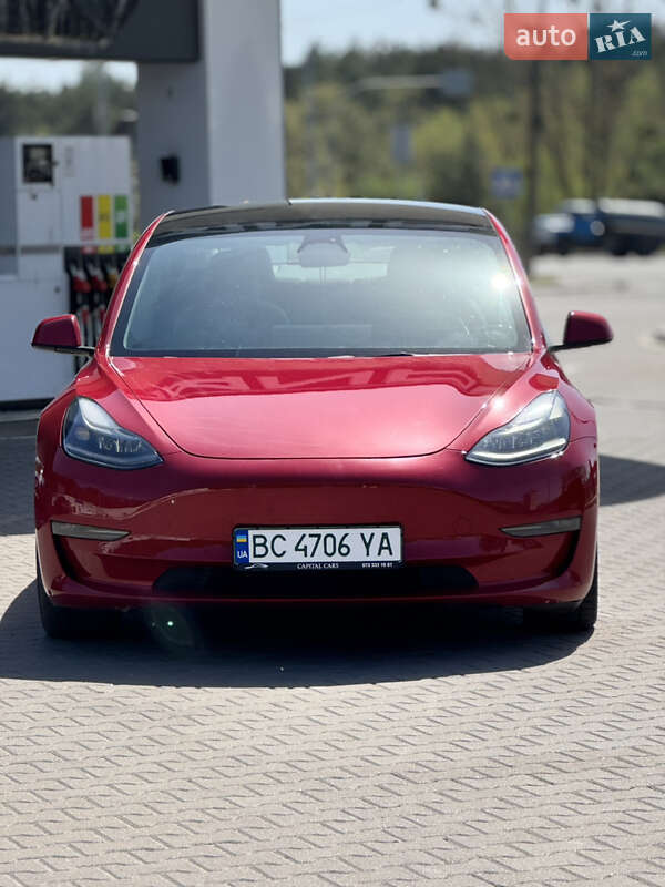 Седан Tesla Model 3 2022 в Киеве