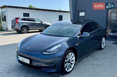 Седан Tesla Model 3 2019 в Львові