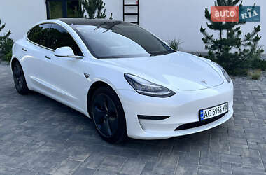 Седан Tesla Model 3 2020 в 
