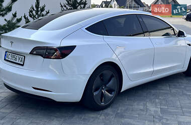 Седан Tesla Model 3 2020 в 