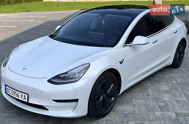 Седан Tesla Model 3 2020 в 