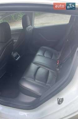 Седан Tesla Model 3 2019 в Березному