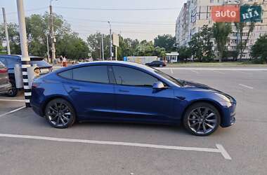 Седан Tesla Model 3 2021 в 