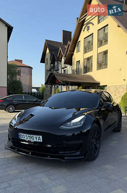 Седан Tesla Model 3 2019 в 