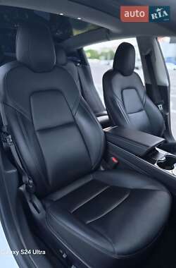 Седан Tesla Model 3 2019 в Миргороді