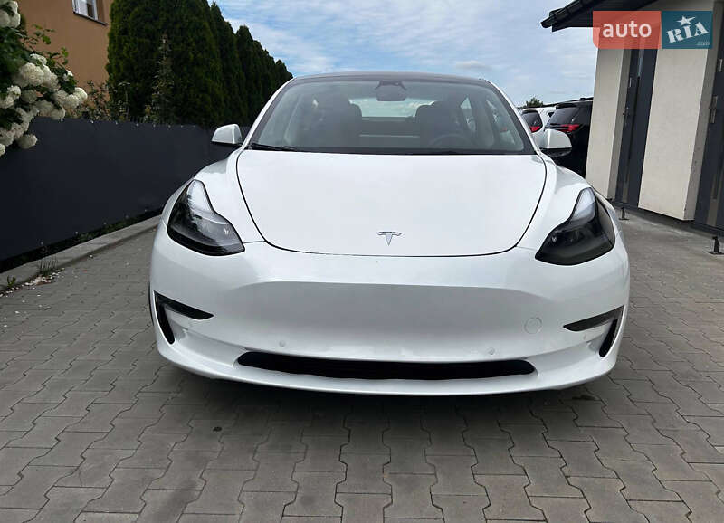 Седан Tesla Model 3 2021 в Бориславе