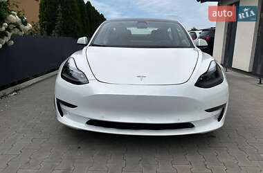 Седан Tesla Model 3 2021 в 