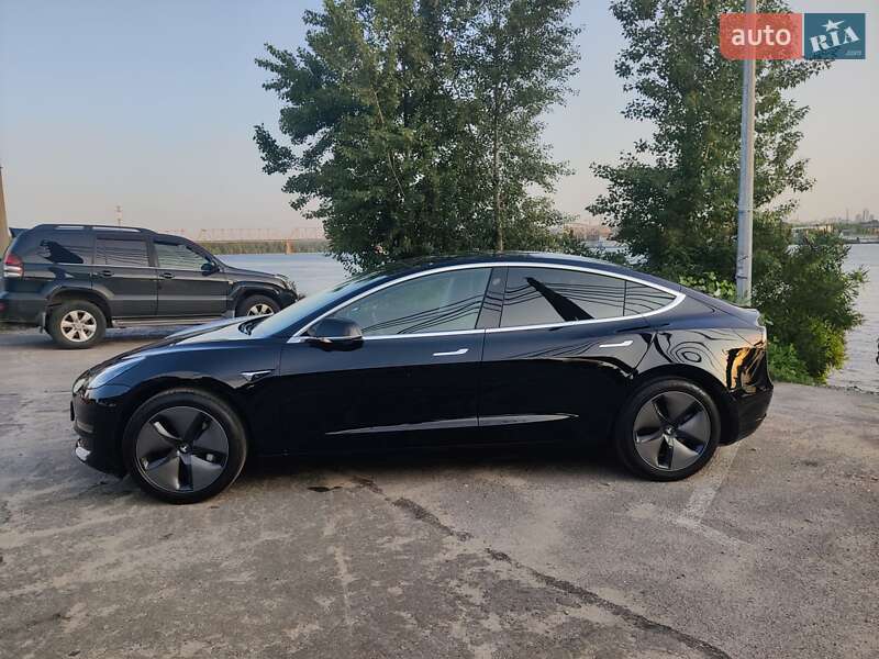 Седан Tesla Model 3 2019 в Києві