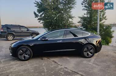 Седан Tesla Model 3 2019 в 