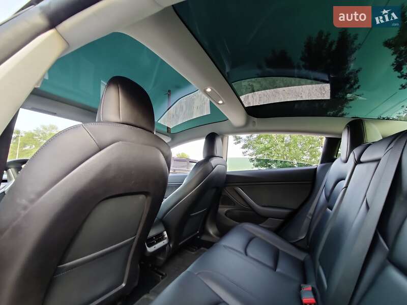 Седан Tesla Model 3 2019 в Києві