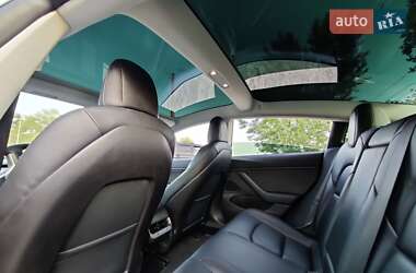 Седан Tesla Model 3 2019 в 