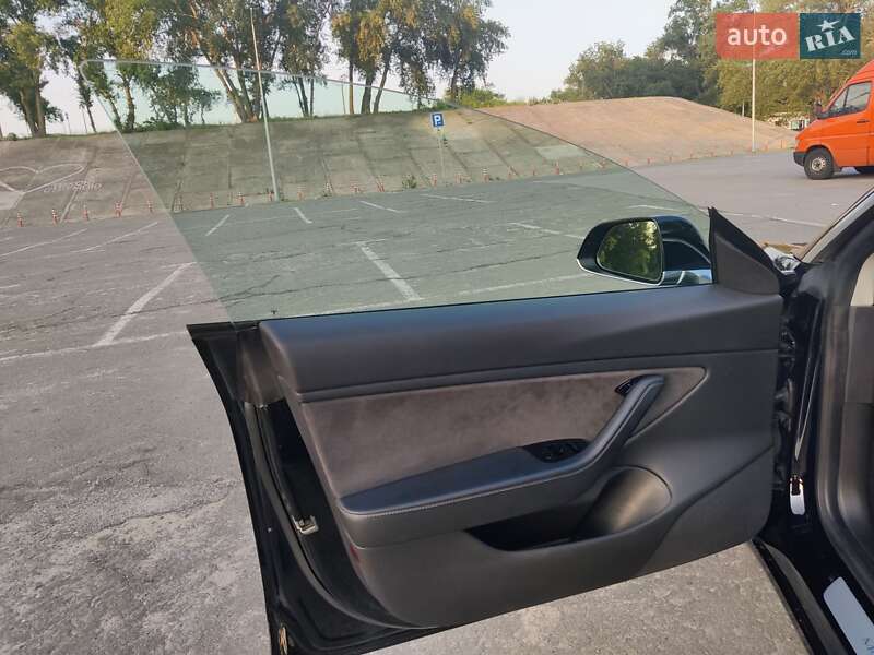 Седан Tesla Model 3 2019 в Києві