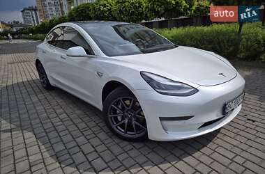 Седан Tesla Model 3 2020 в 