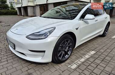 Седан Tesla Model 3 2020 в 