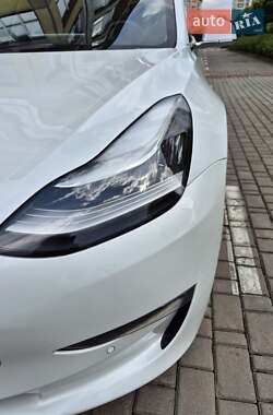 Седан Tesla Model 3 2020 в 