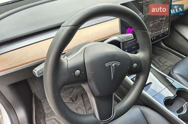 Седан Tesla Model 3 2020 в 