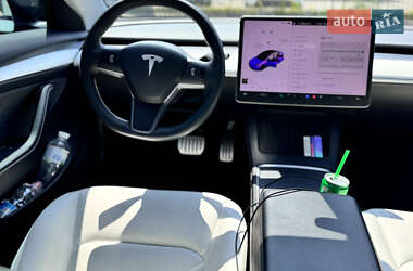 Седан Tesla Model 3 2021 в 