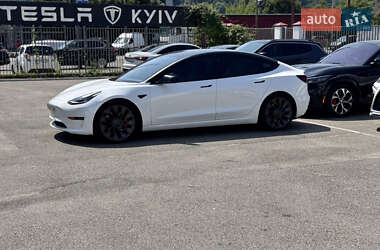 Седан Tesla Model 3 2021 в 