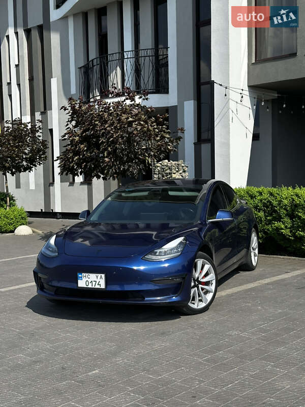 Седан Tesla Model 3 2018 в 