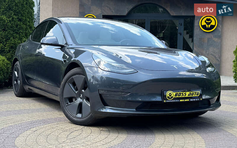 Tesla Model 3 2022