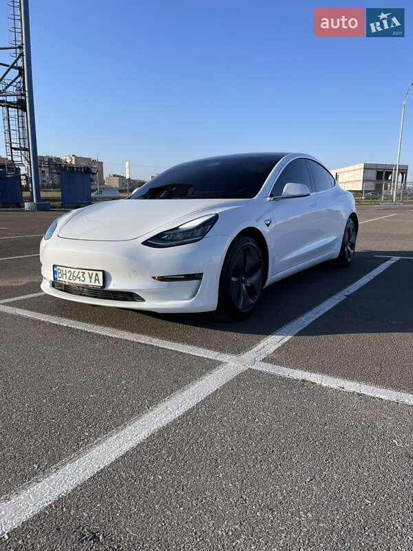 Седан Tesla Model 3 2018 в Одессе