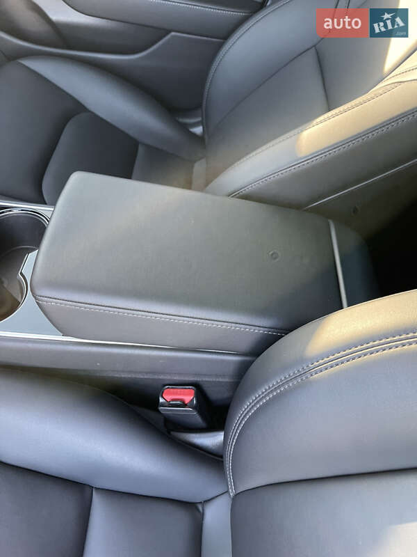 Седан Tesla Model 3 2018 в Одессе