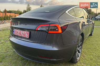 Седан Tesla Model 3 2019 в 