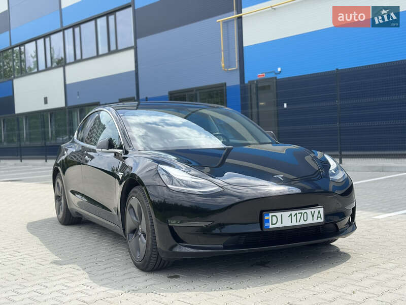 Седан Tesla Model 3 2019 в Львове