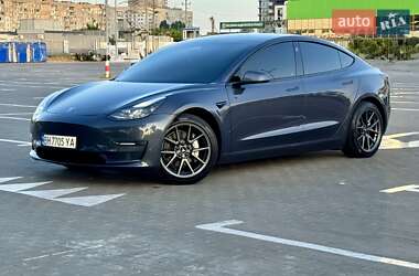 Седан Tesla Model 3 2021 в 