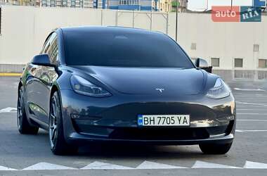 Седан Tesla Model 3 2021 в 