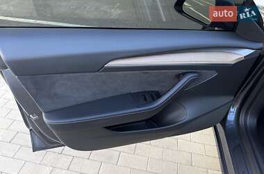 Седан Tesla Model 3 2021 в 