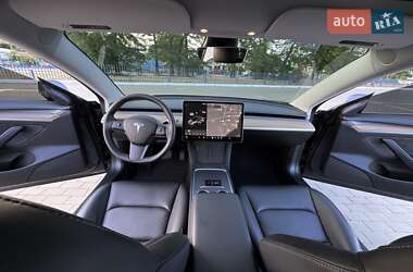 Седан Tesla Model 3 2021 в 