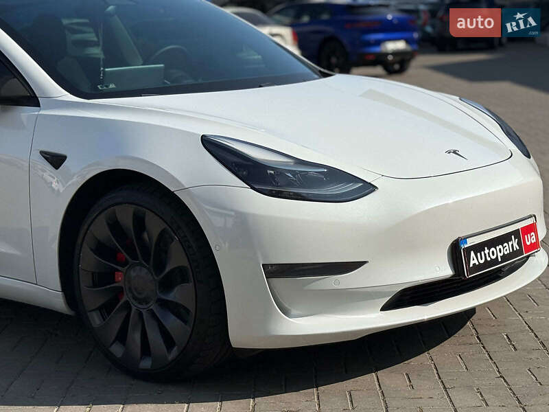Седан Tesla Model 3 2021 в Одессе