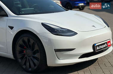 Седан Tesla Model 3 2021 в 