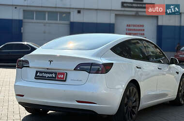 Седан Tesla Model 3 2021 в 