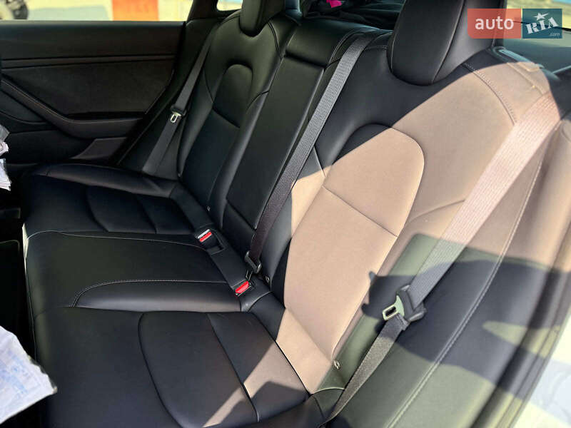 Седан Tesla Model 3 2021 в Одессе