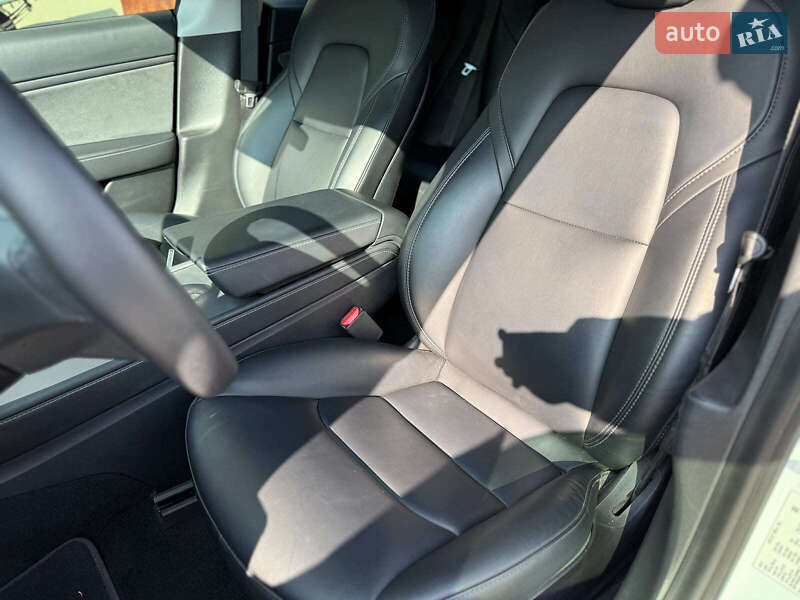 Седан Tesla Model 3 2021 в Одессе