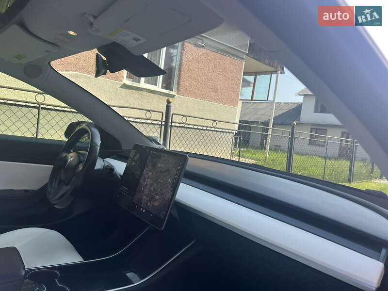 Седан Tesla Model 3 2018 в Долине