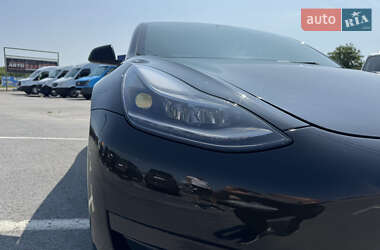 Седан Tesla Model 3 2023 в Житомирі