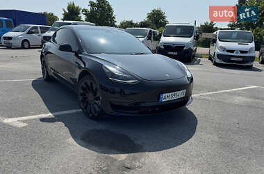 Седан Tesla Model 3 2023 в 