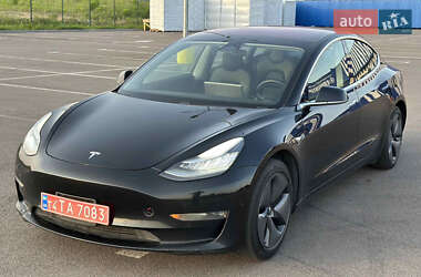 Седан Tesla Model 3 2018 в Рівному