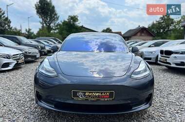Седан Tesla Model 3 2020 в 