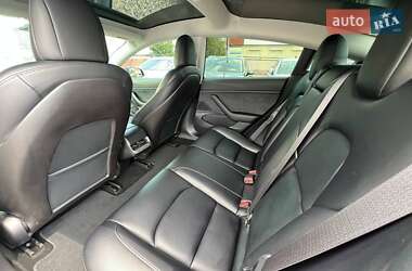 Седан Tesla Model 3 2020 в 