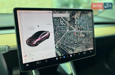 Седан Tesla Model 3 2020 в 
