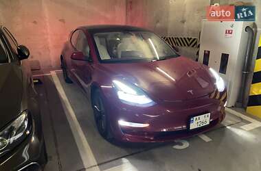Седан Tesla Model 3 2021 в 