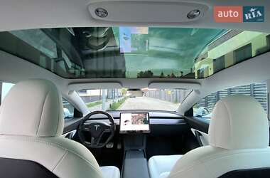 Седан Tesla Model 3 2019 в 