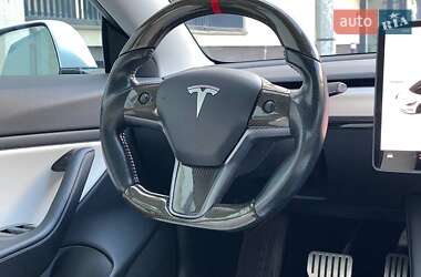 Седан Tesla Model 3 2019 в 