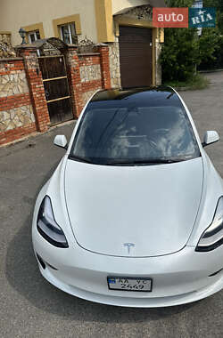 Седан Tesla Model 3 2023 в 